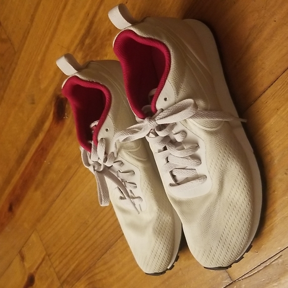 Nike running shoes - Picture 1 of 9